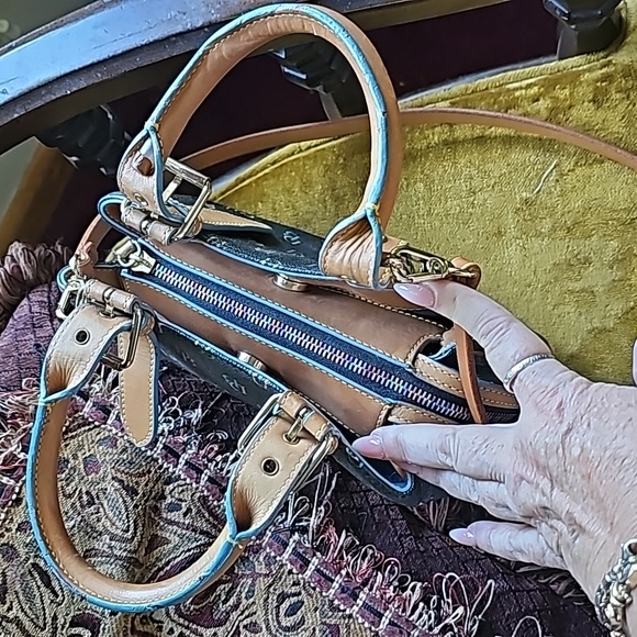 Dooney & Bourke Two Way, Vintage - Picture 7 of 16